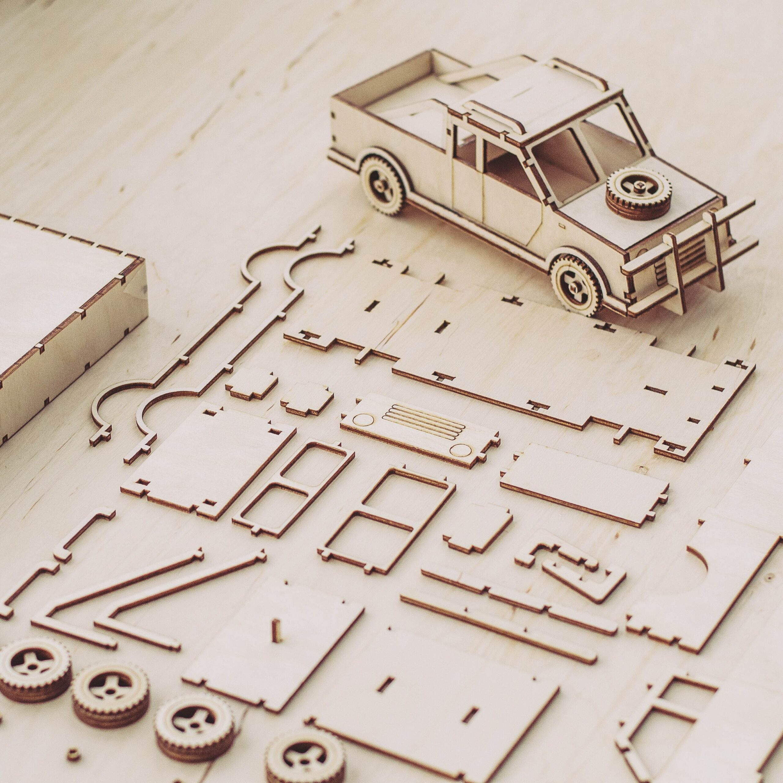 Meinė delionė mašina