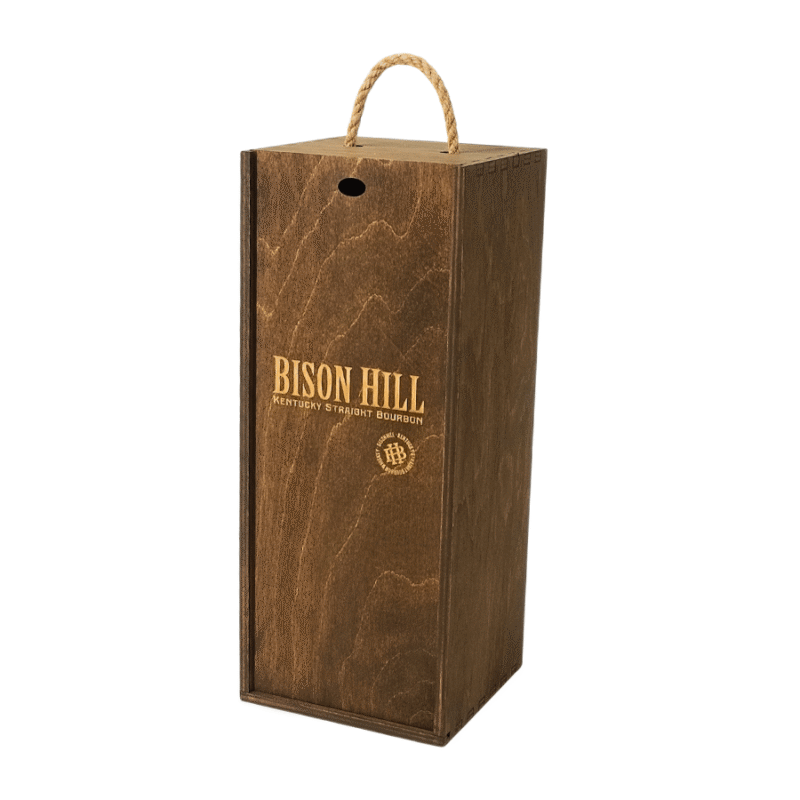 Medinė dėžė viskio buteliui su graviravimu – 28x10,5x10,5 cm