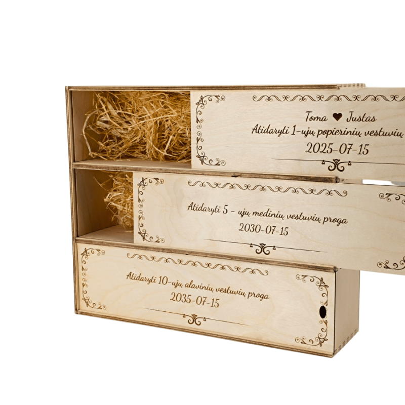 triguba medinė dėžė vyno buteliams su graviravimu