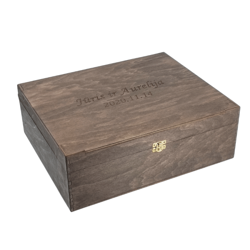 Medinė vyno dėžė su užrašu – 3 buteliams 38x31x13 cm