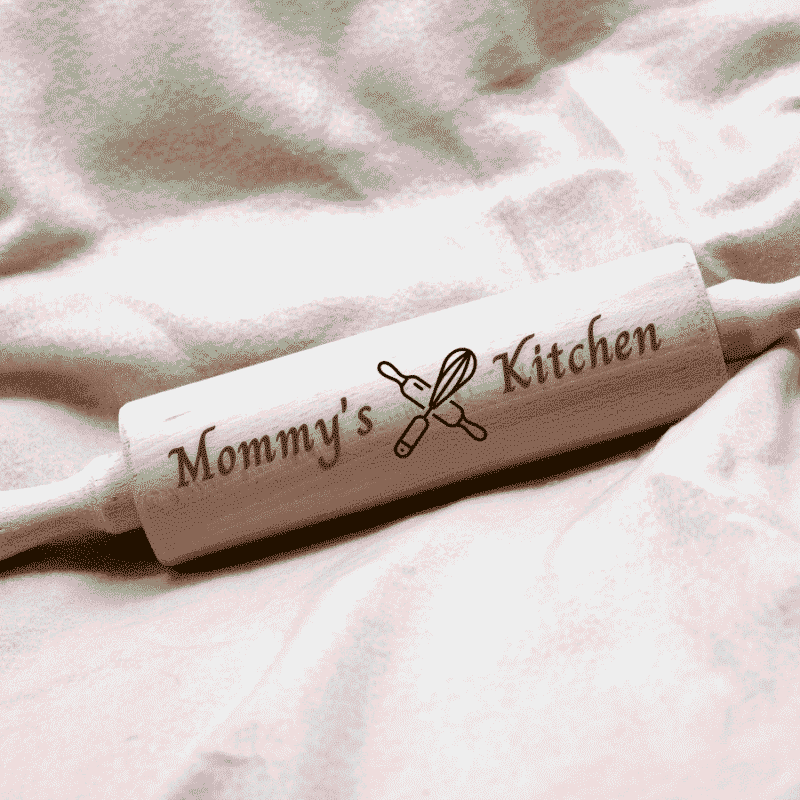 Graviruotas medinis kočėlas iš buko medienos su pasirinktu tekstu