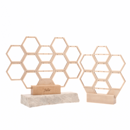 Personalizuotas korio formos papuošalų laikiklis