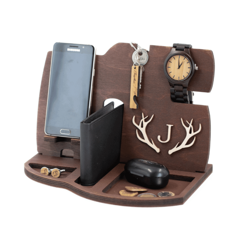 Rankų darbo stalo organizatorius su skyriais telefonui, laikrodžiui, piniginei, raktams